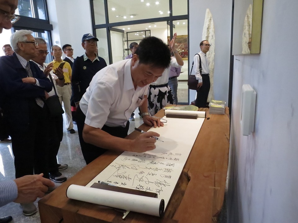 北科大菁英會参訪長興材料公司
